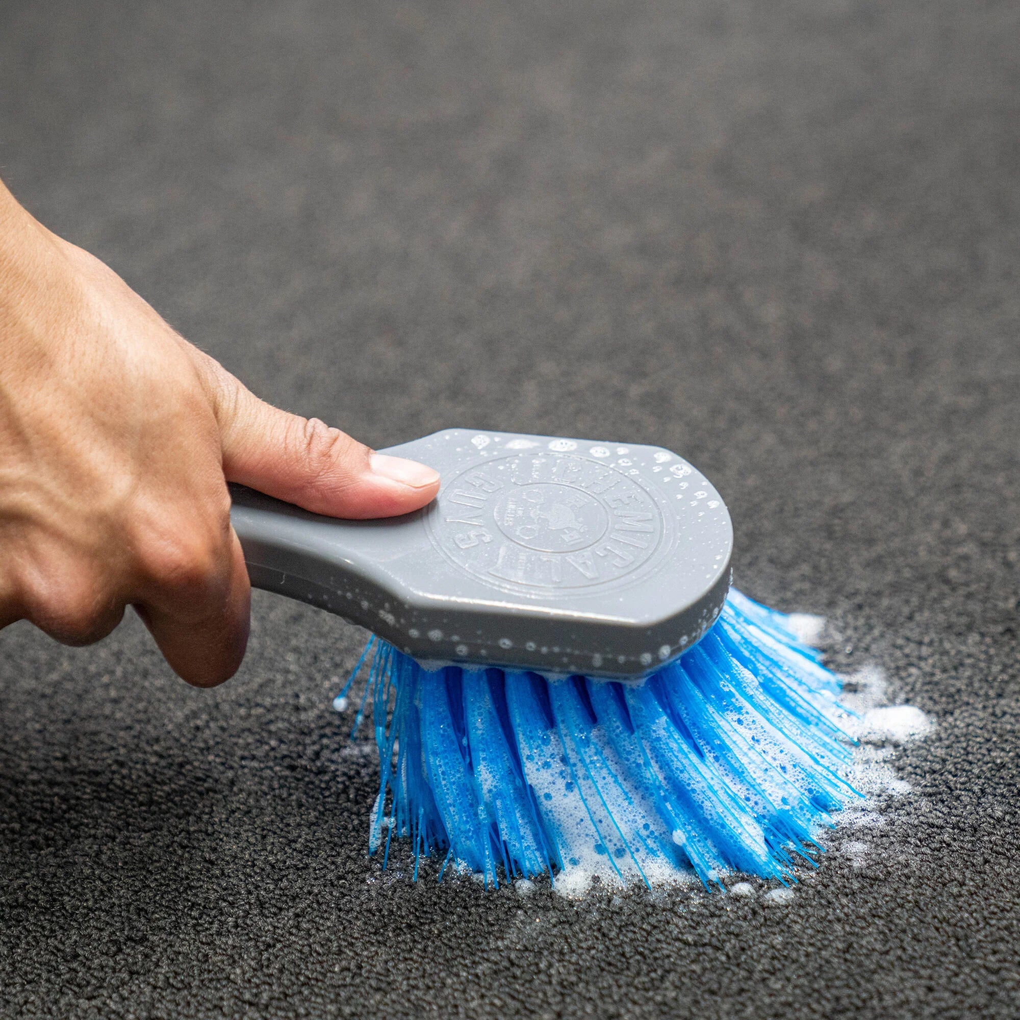 Chemical Guys Big Blue Stiffy Heavy Duty Tire Brush - Image 10