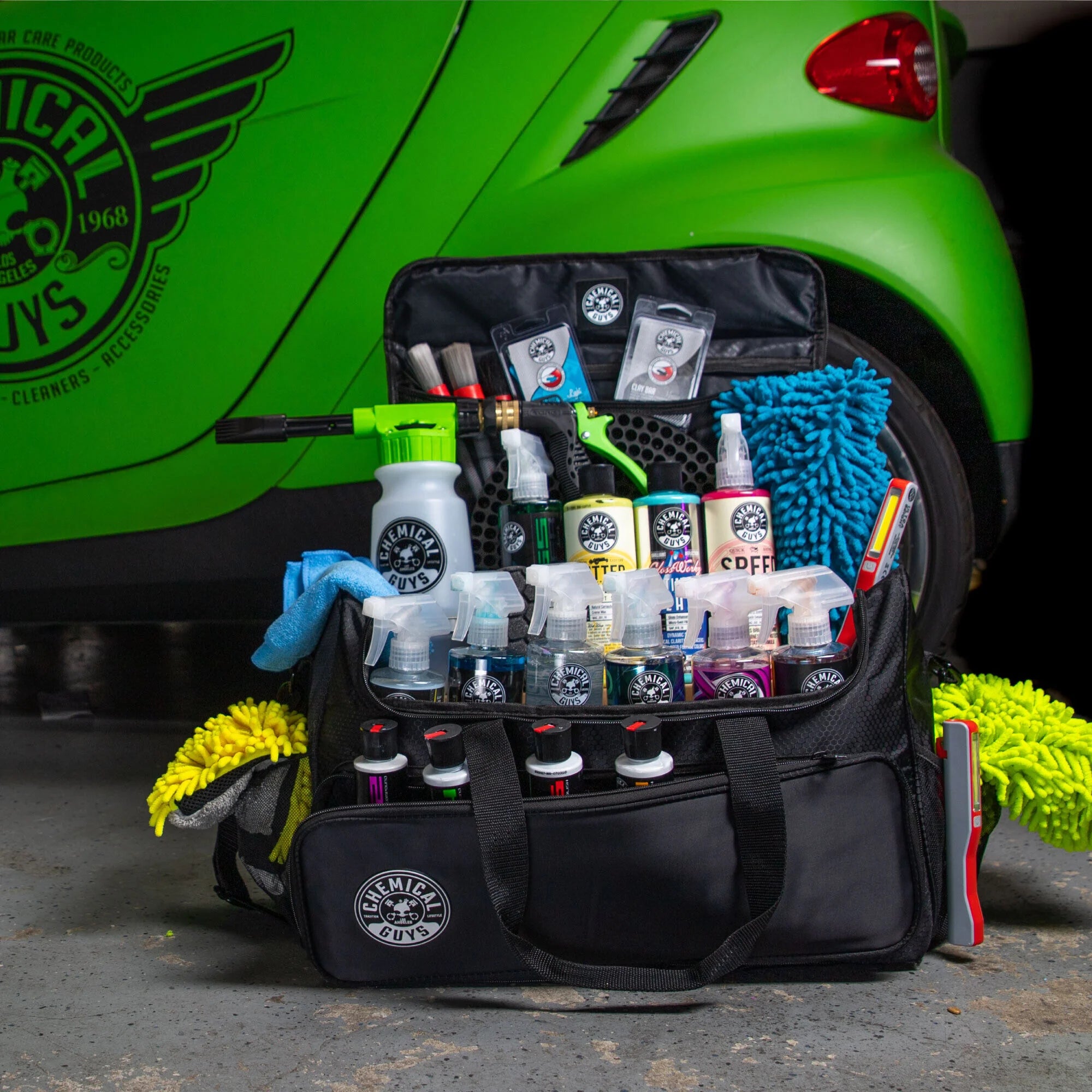 Chemical Guys Arsenal Range Trunk Organizer & Detailing Bag With Polisher Pocket - Image 6