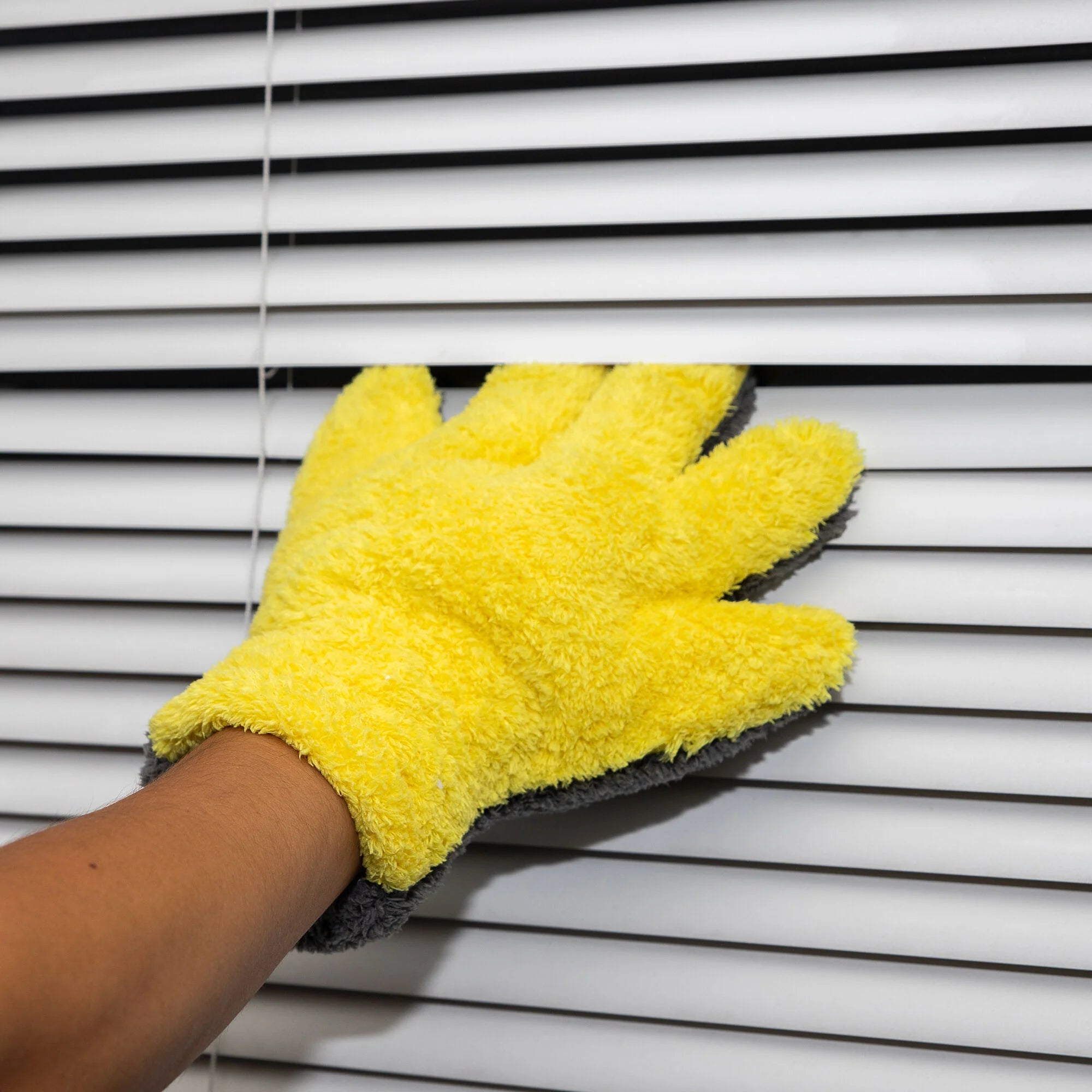 Chemical Guys The Stranger Helpful Handy Mitt - Image 18