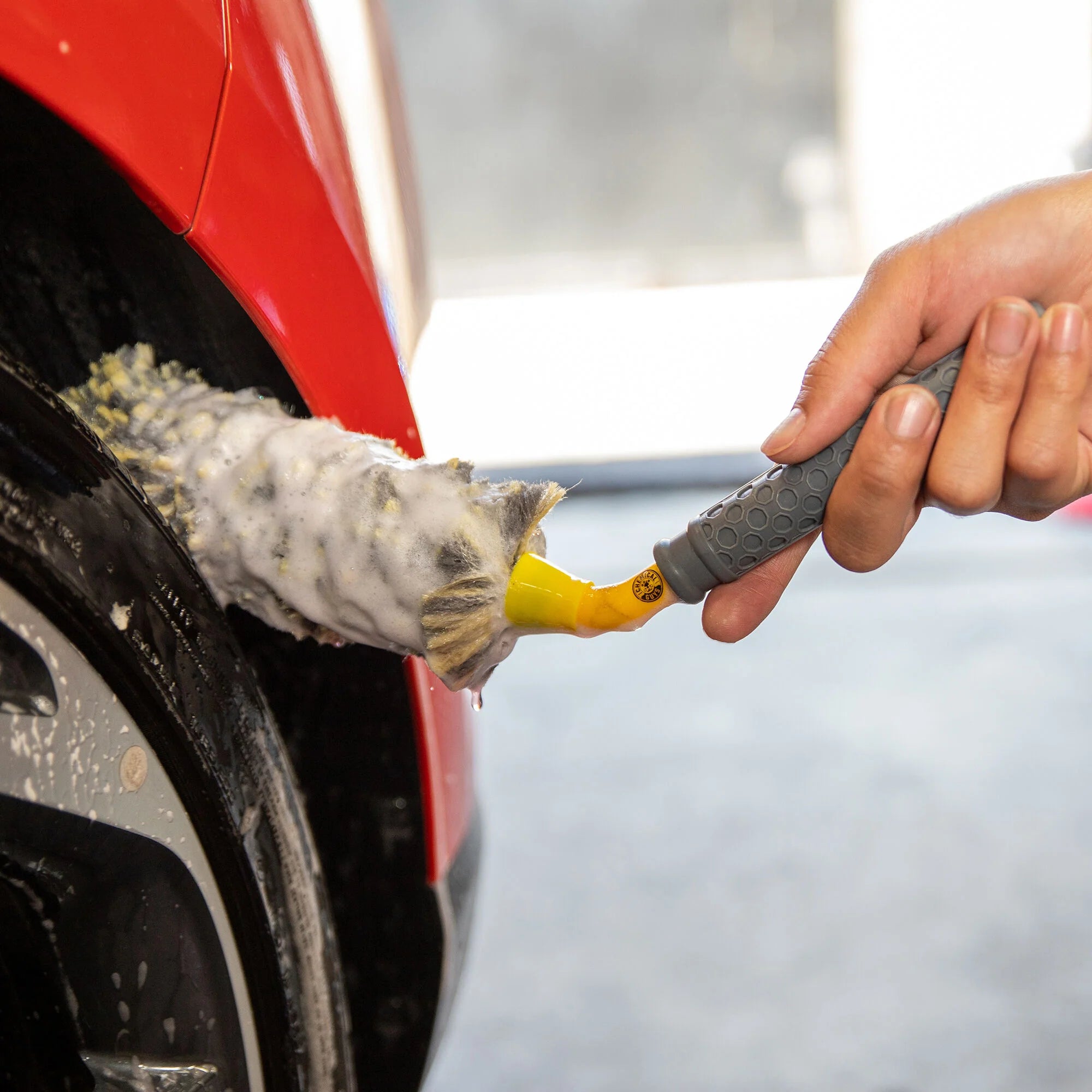 Chemical Guys Rimpaca Reach Around Wheel Brush 2-Piece Set - Image 9