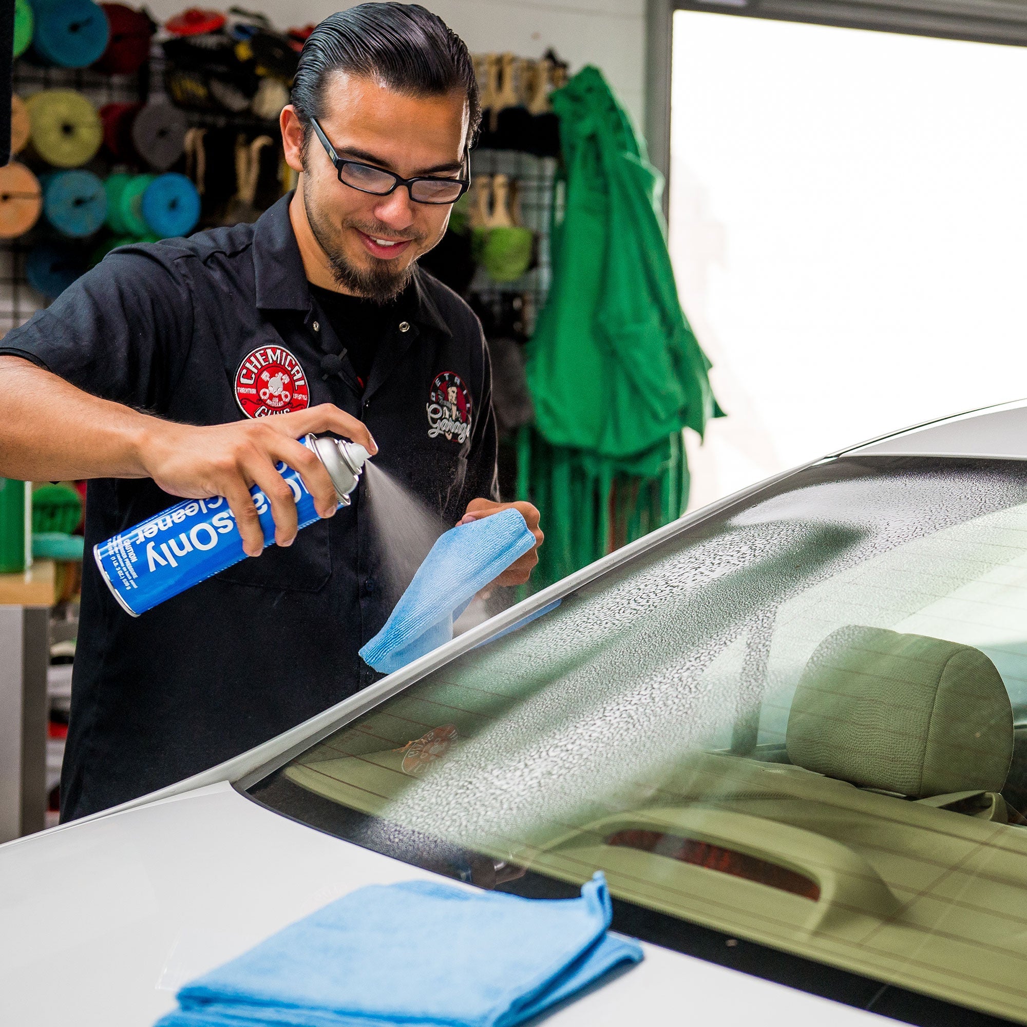 Chemical Guys Glass Only Easy to Use Foaming Aerosol Cleaner Spray - Image 11