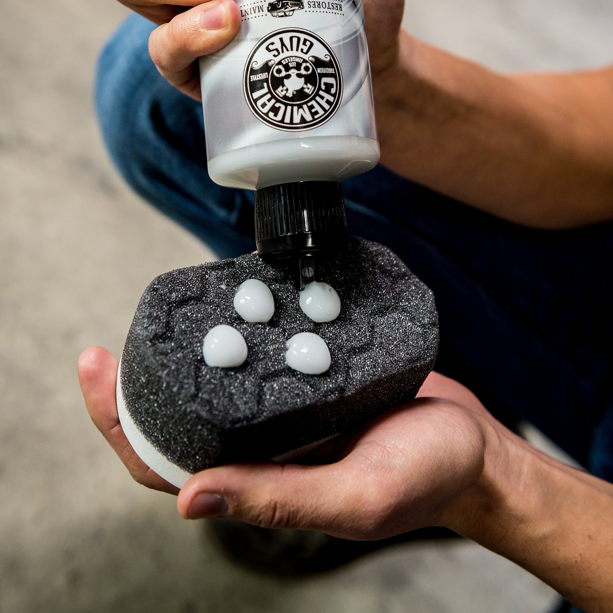 Chemical Guys Easy Grip Hex-Logic Applicator - Image 3