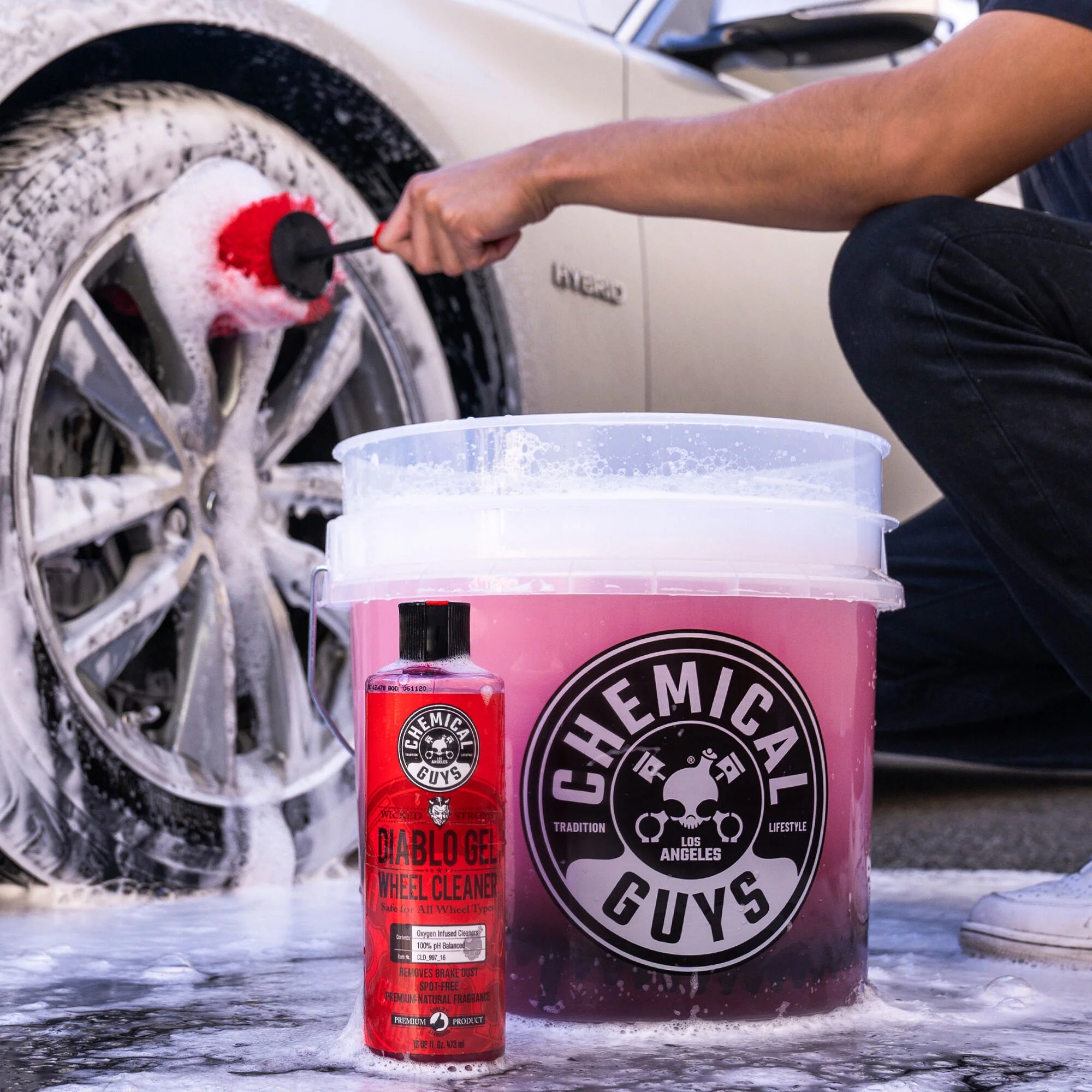 Chemical Guys Heavy Duty Ultra Clear Detailing Bucket, 4.25 Gal - Image 5