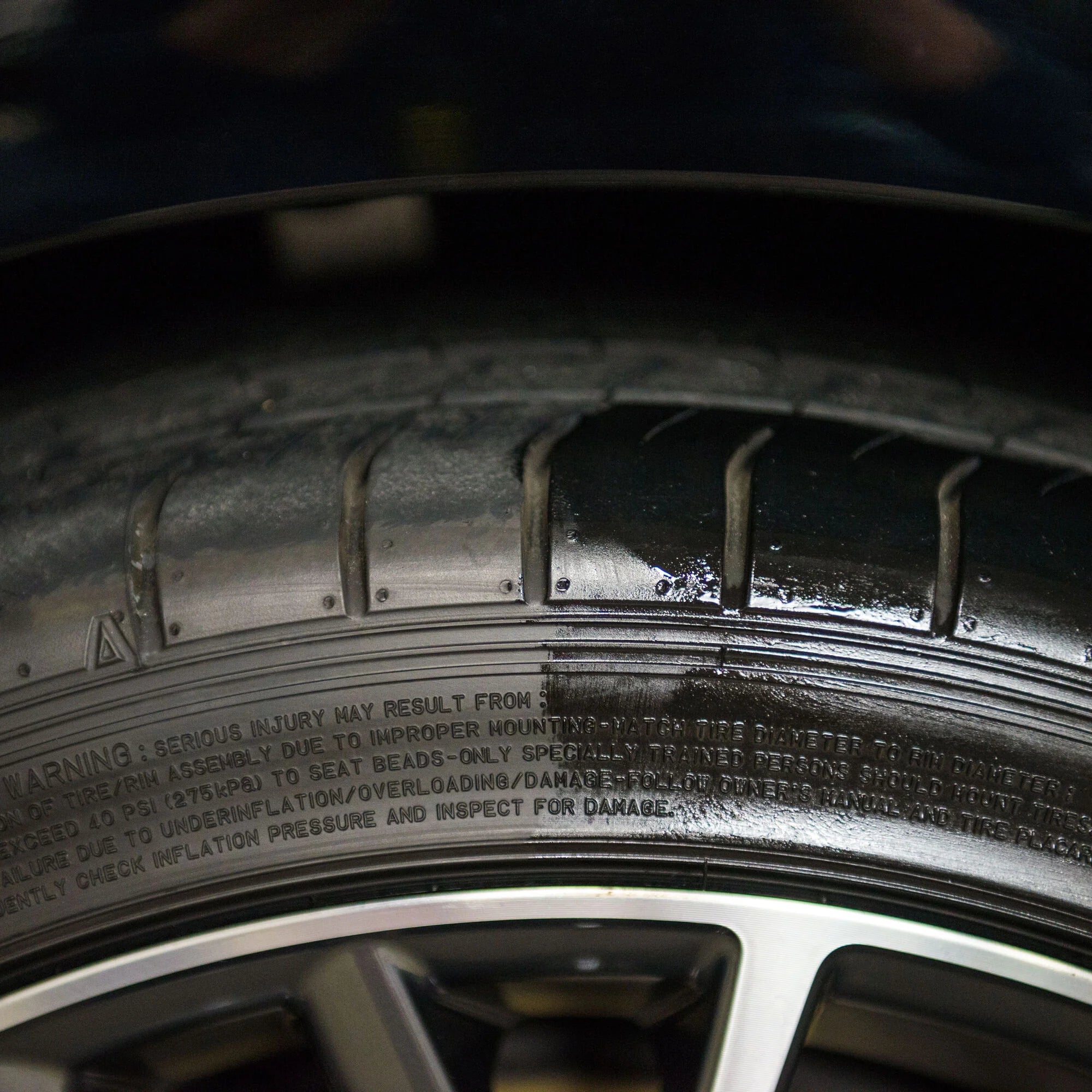 Chemical Guys Tire Kicker Extra Shiny Tire Shine - Image 13